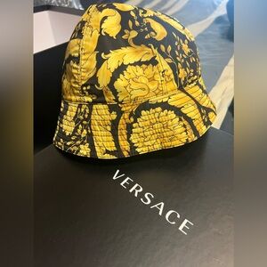 Versace Bucket hat